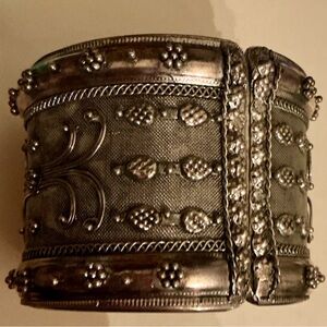 Vintage Silver and Mesh Ornate Bracelet